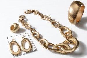 gold3 300x199 Necklaces products at bijoux